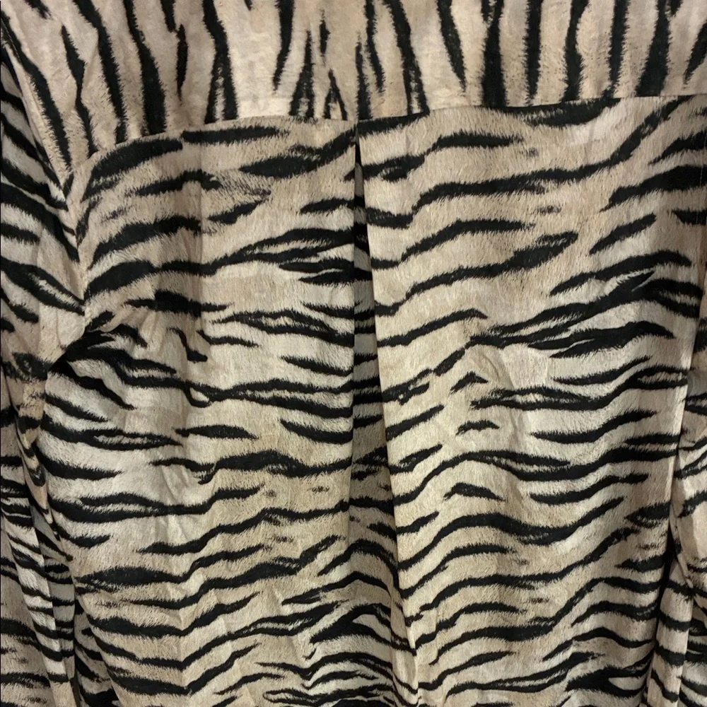 L'AGENCE Black and Cream Zebra Button-Down Shirt Sz SP